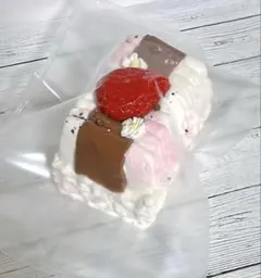 kikisquishy Ｍ　イチゴチョコケーキ
