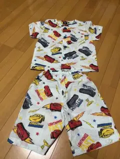 男の子 100サイズ 夏服 半袖 パジャマ 新品未使用 カーズ