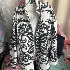 zaraフラワーパターン ジップアップジャケット