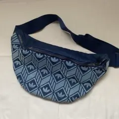 adidas デニム　ボディバッグ　ロゴ　マーク　ブルー　ウエストポーチ