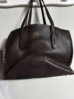COACH ダークブラウン トートバッグ スタッズ付き