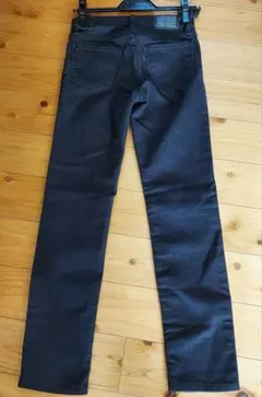 値下げしました。リーバイスデニム　スリム　ブラック サイズ24