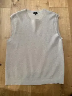 ベージュ ノースリーブ ニットベスト
