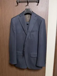 A6新品未使用！高品質！高級感のある最新ネイビー3ピーススーツ！素敵な１着！秋冬