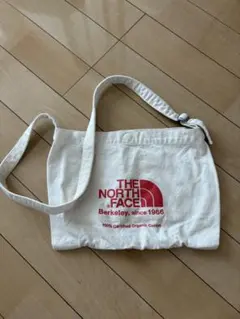 ノースフェイスショルダーバッグ　キャンバスプリント赤のサムネイル