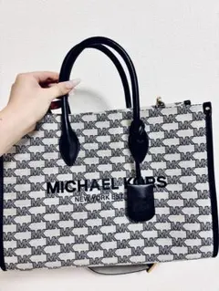 クリスマス限定品MICHAEL KORS MKロゴトートバッグ
