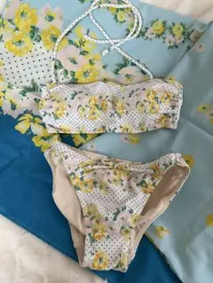 キッドブルーのビキニとパレオのサムネイル