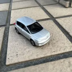 非売品 トミカ カラーサンプル 日産 ティーダ ルミナスレッド - メルカリ