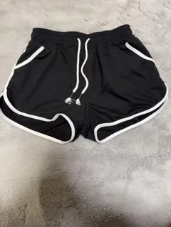 ま*の様 ショートパンツ　黒