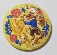 Disney ディズニー 刺繍缶バッジ 美女と野獣のサムネイル