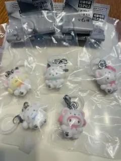 サンリオ　ふわふわスノー　めじるしアクセサリー　ガチャ　キティ　シナモ　マイメロ