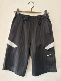 Nike ストライプ ハーフパンツ
