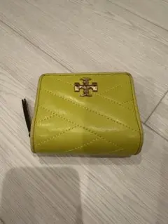 トリーバーチ ライムグリーン 二つ折り財布