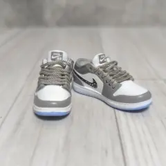 Item thumbnail for item 4cf01200-95b5-4817-a3fa-95b9b6c719fc