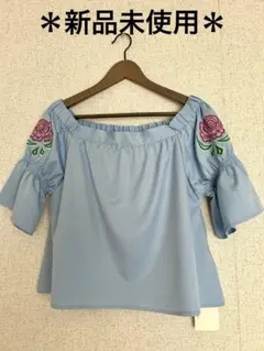 ＊新品未使用＊オフショルダー 刺繍ブラウス 半袖トップス お買い得品のサムネイル