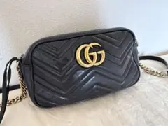 GUCCI GGマーモント ショルダーバッグ 黒 キルティング レザー