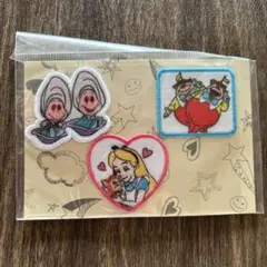 ディズニーストア 不思議の国のアリス 刺繍シールワッペン　新品未開封