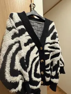 オーバーサイズ ボタン付き カーディガン