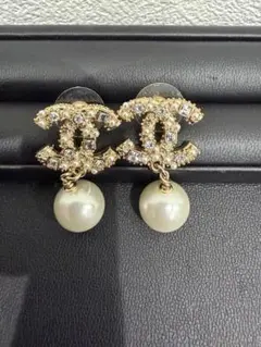 CHANEL CCロゴ フェイクパール ピアス