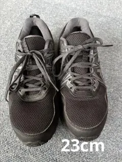 クリスマス限定価格⭐︎ASICS スノートレーニングシューズ 23cm ランニング