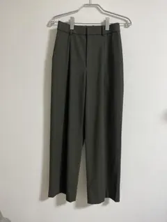 ユニクロ タックワイドパンツ カーキ Mサイズ