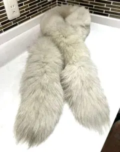 グレー フォックス　リアルファーファー　ストール ボリューム感あり