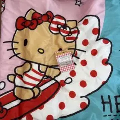 ハローキティ　ボア膝掛け毛布　日焼けキティー