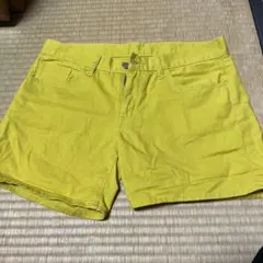 ユニクロ　イエローショートパンツ