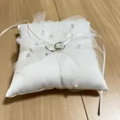 ホワイト リングピロー パール付き