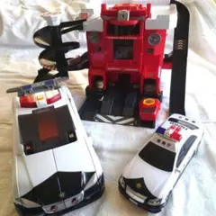 トミカ デカパトロールカー　変形ファイヤーステーション　タカラトミー　クリスマス