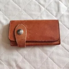 ALZUNI レザー ボタン付き長財布 ブラウン