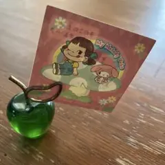 アンティークなりんごのカード立て