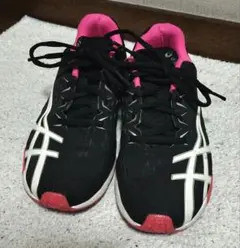 asics スニーカー