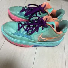 NIKEカイリー5Low