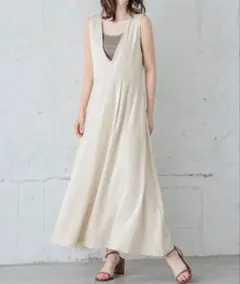 新品　未使用　La-gemme ラジエム　Vネックジャンパースカート　ワンピース