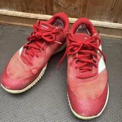 New Balance トレーニングシューズ レッド
