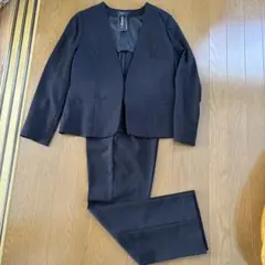 ブラックパンツスーツ上下セット（上着LL.ズボンL）