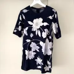 LEONARD レオナール 紺色　Tシャツ　金ボタン　花柄のサムネイル