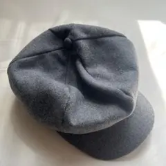 グレー キャスケット帽子 ボタン付き