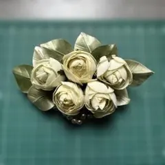 アイボリー バラ コサージュ パール付き