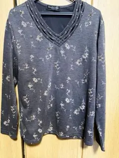 【Bashecing 】Vネック 長袖シャツ　花柄長袖トップス