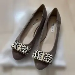 ダイアナ　フラット　パンプス　リボン