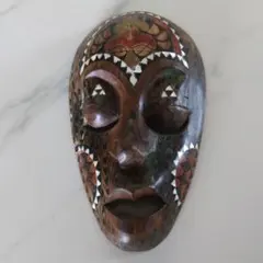 アジアのお面のサムネイル