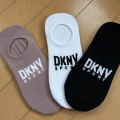 値下げ　ダナキャランニューヨーク　DKNY SPORTスニーカーソックス3足