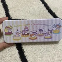 なにわ男子　ローソン　サンリオコラボ　缶ケース