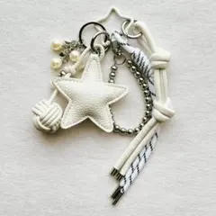 じゃらじゃらキーホルダー バッグチャーム キーチャーム パラコード 星 白 新品