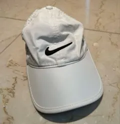 ナイキNike ホワイトキャップ ランニング帽子　通気性メッシュ