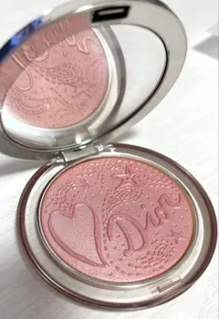 【新品未使用】【限定色】Diorスキン ミネラルヌードルミナイザーパウダー 09