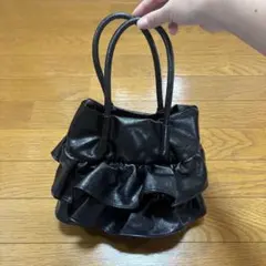 フリルデザイン ブラックハンドバッグ