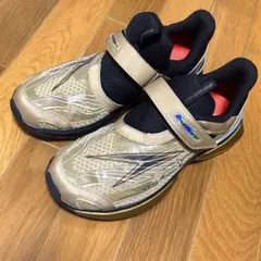 新品未使用 瞬足 ゴールド 25センチ